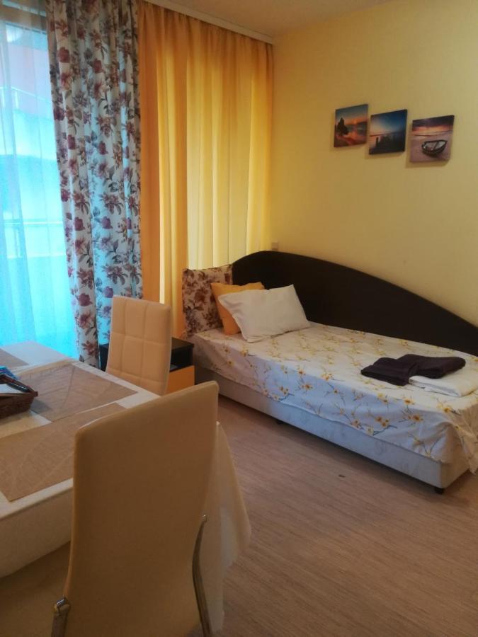 Apartments Victoria 克兰内沃 外观 照片