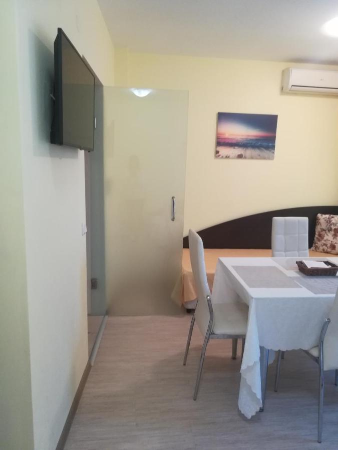 Apartments Victoria 克兰内沃 外观 照片