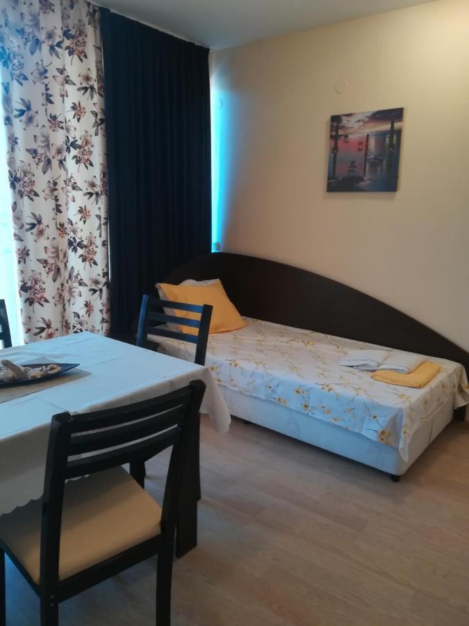 Apartments Victoria 克兰内沃 外观 照片