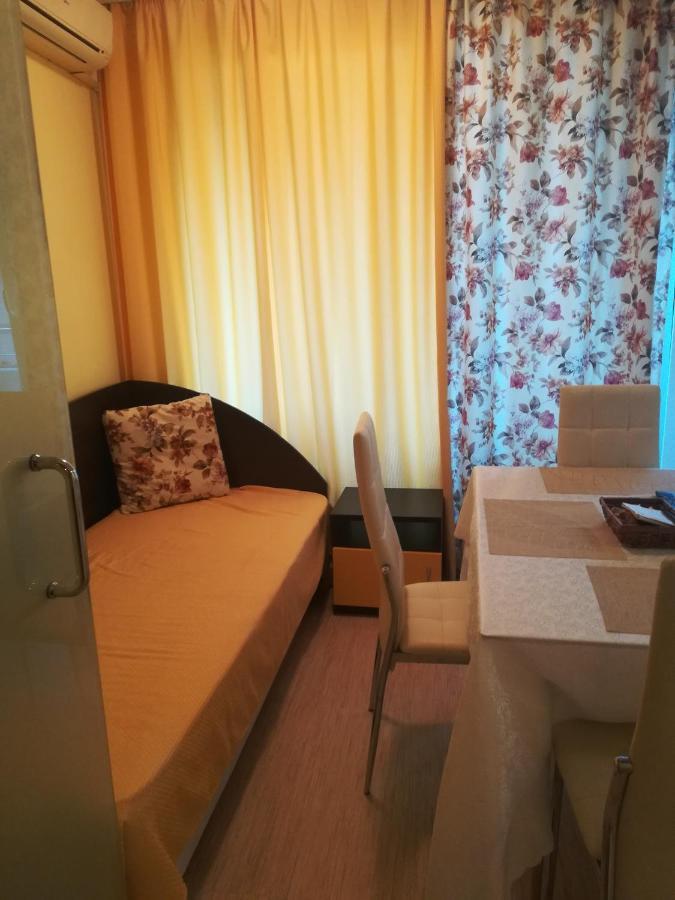 Apartments Victoria 克兰内沃 外观 照片